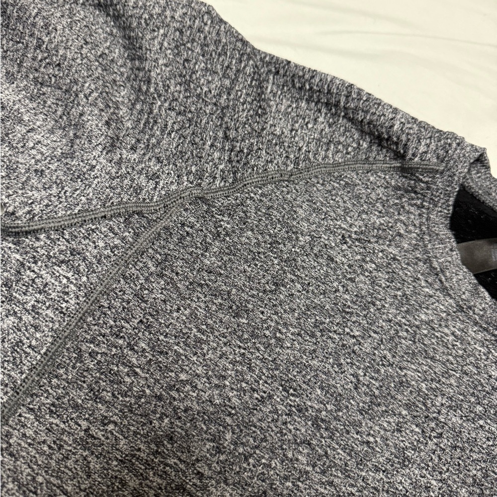 Lululemon Engineered Warmth Long-Sleeve Crew Men - Picture 4 of 9
